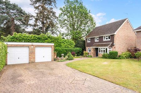 Cobham, KT11 - Photo 4