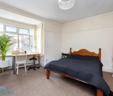 4 bedroom terraced house to rent - Photo 3