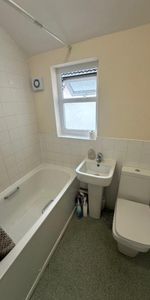 1 bedroom Flat To Let - Photo 4