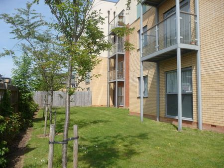 2 bedroom Apartment - Noble Court, Stevenage - Photo 3