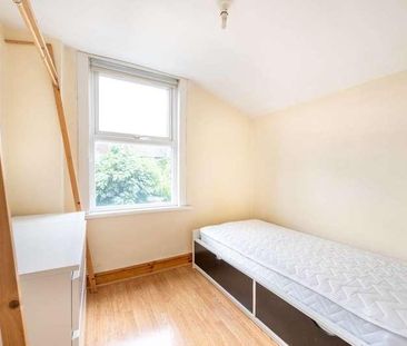 Leytonstone, Leytonstone, E11 - Photo 2