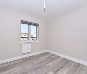 A beautifully present one bedroom first floor apartment, located of... - Photo 2