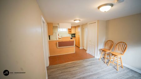 Lower Unit - Photo 2