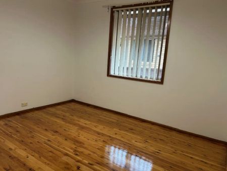 “Freshly painted with newly polished timber floorboards” - Photo 2