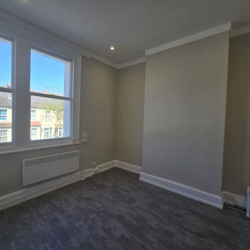 1 Bed Flat, Beulah Road, CR7 - Photo 1