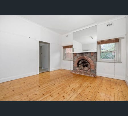 1/10 Tiuna Grove, Elwood, Vic 3184 - Photo 2