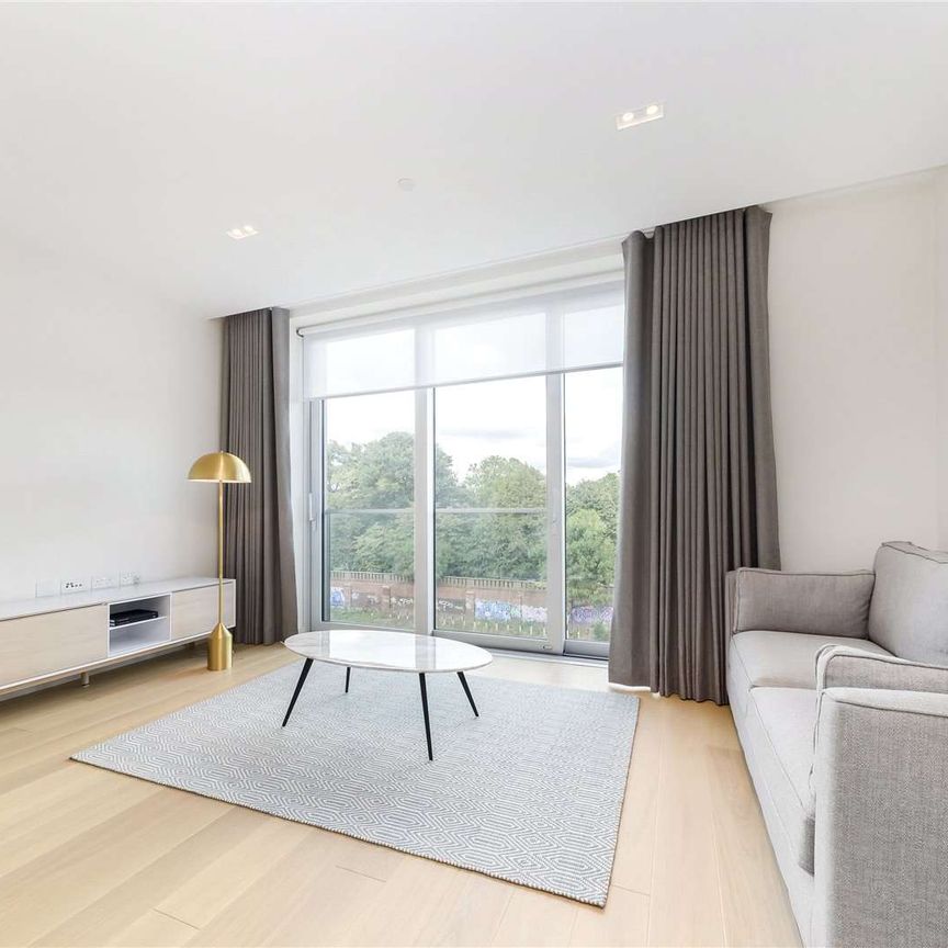 Brand new three bedroom apartment on the third floor of the sought after Lillie Square. - Photo 1