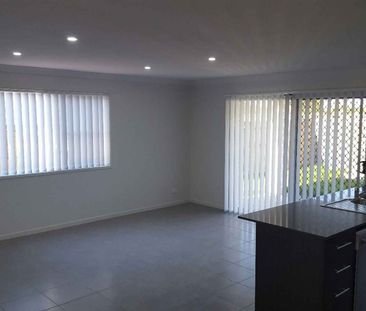 CABOOLTURE - CONVENIENT & TIDY - Photo 3