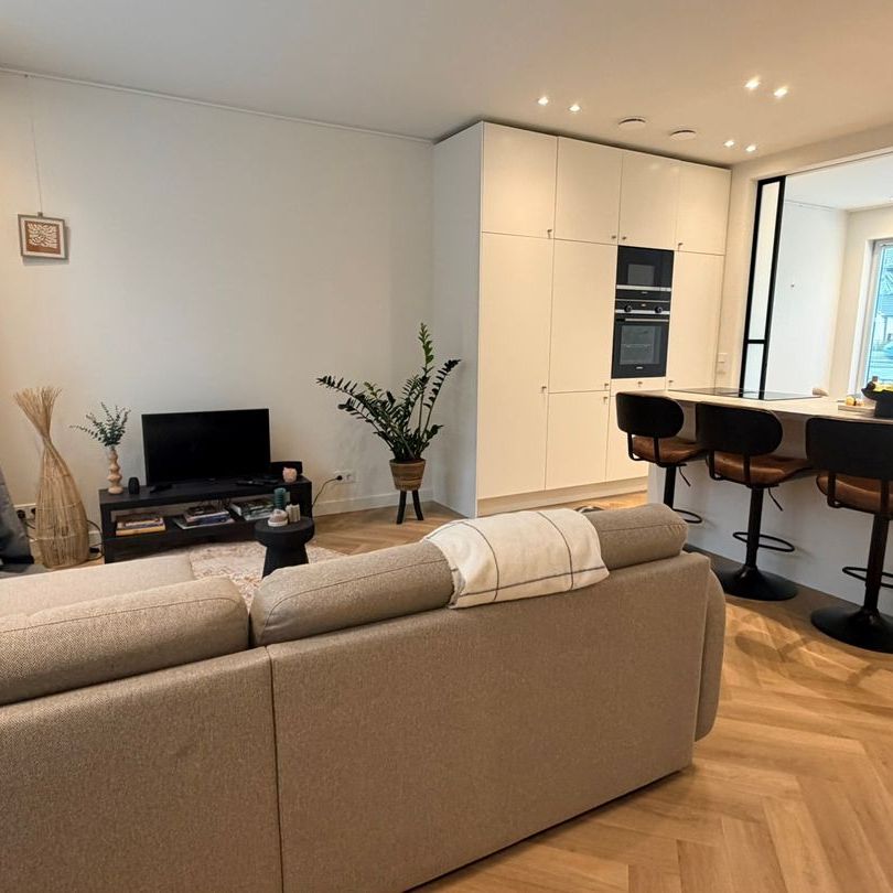 Appartement te huur: Chris van Abkoudestraat 21 2321 WW Leiden - Photo 1