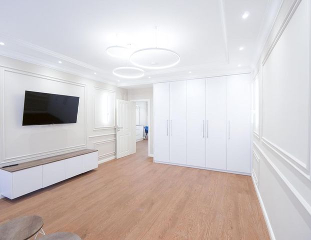 Stilvolle 2-Zimmer-Hochparterre-Wohnung mit luxuriöser Innenausstattung - Photo 1