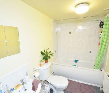 2 bedroom semi-detached house to rent - Photo 3