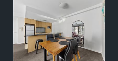 City Living at Its Best in Adelaide Terrace - Photo 2