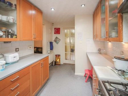 5 Bed Semi-Detached House, Mariner Avenue, B16 - Photo 3