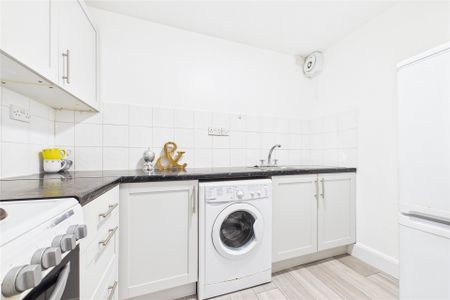 1 bedroom Studio in Norfolk Road, Maidenhead - Photo 5