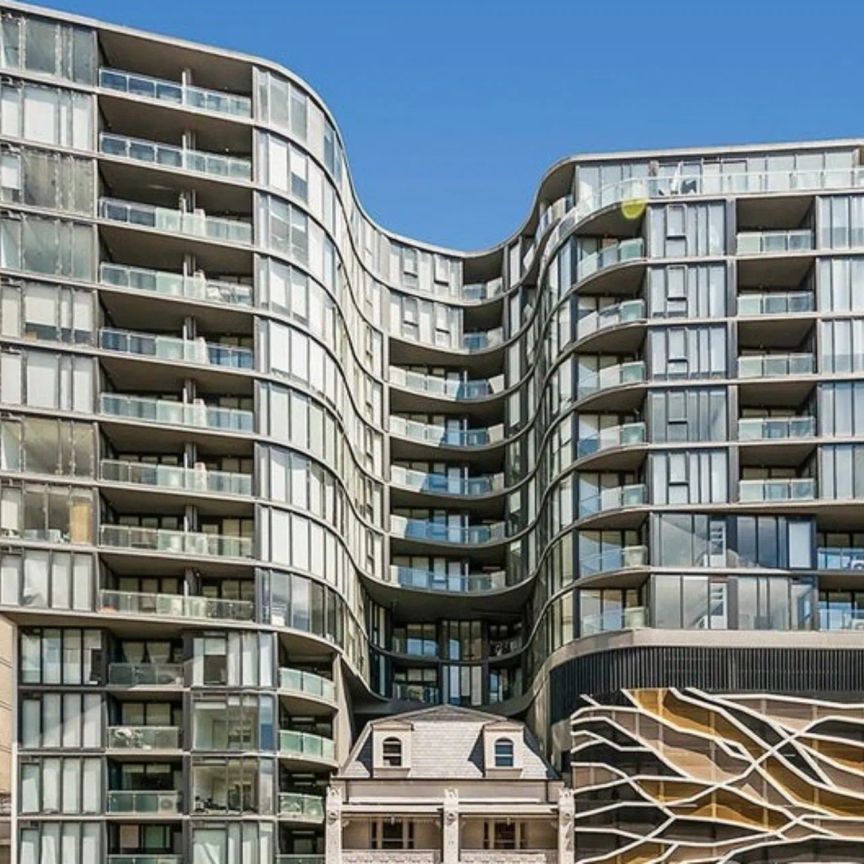 CONTEMPORARY LIVING WITH VIEWS - Photo 2