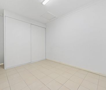 Stunning renovated Villa - (2 bedroom with 3rd bedroom/study option) - Photo 3