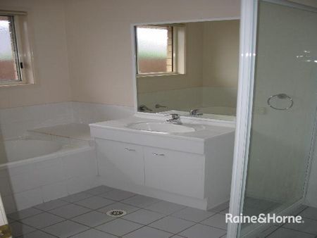 GREAT FAMILY HOME - BREAK LEASE - RENT WILL INCREASE TO $680 PER WEEK FROM 15TH JANUARY 2026 - Photo 4