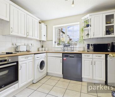 3 bedroom detached house to rent - Photo 5