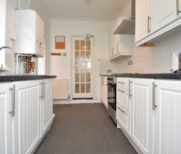 3 bedroom terraced house to rent - Photo 1