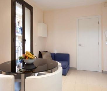 Modern apartment in Barcelona by the Mediterranean Sea - Photo 3