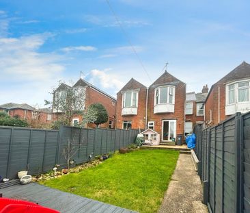 3 bedroom terraced house to rent - Photo 4
