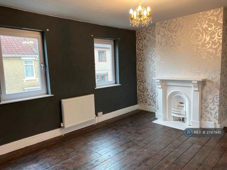 3 bedroom terraced house to rent - Photo 2