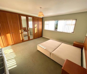 4 bedroom detached house to rent - Photo 4
