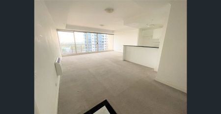 Sunny and Spacious Two Bedroom Apartment - Photo 2