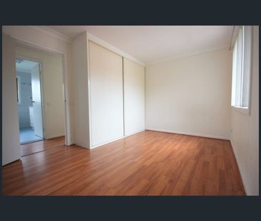 Neat and Tidy Townhouse! - Photo 5