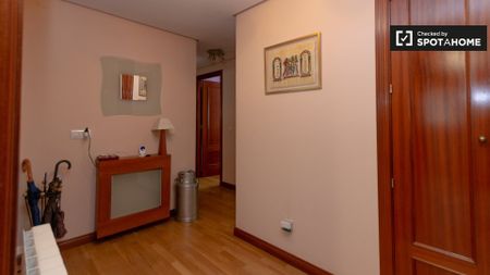 madrid, Community of Madrid 28032 - Photo 4