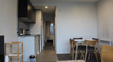 Stylish City Centre Apartment - Fully Furnished - Photo 5