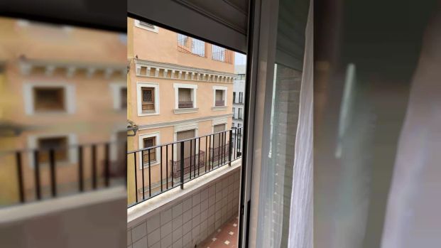 Stylish room for rent in 3-bedroom apartment, Ciutat Vella - Foto 1