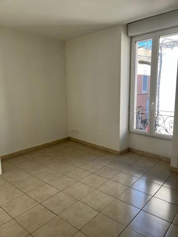 Location Appartement 2 pièces 37m² NIMES 30000 - Photo 4
