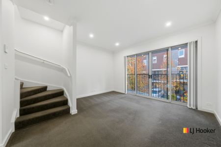 3 bedroom Townhouse in Central Location - Photo 3