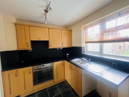 2 bedroom terraced house to rent - Photo 4