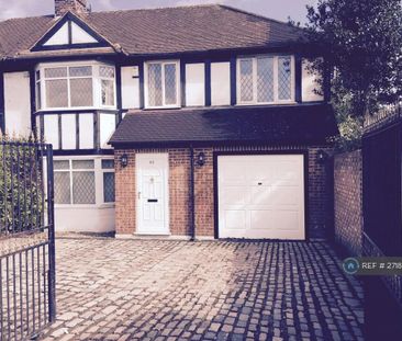 1 bedroom in a house share to rent - Photo 2