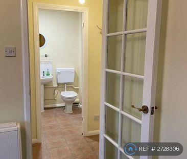 Studio to rent - Photo 6