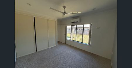 4 Bedroom Lowset Home in Edmonton - Photo 4