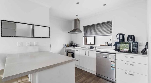 High End Townhouse - Photo 1