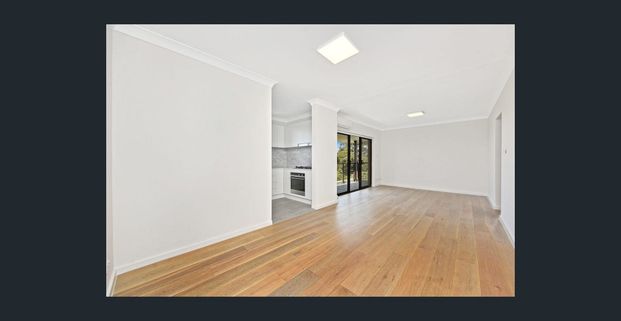 Renovated spacious three bedrooms two bathrooms unit in the heart of Hurstville - Photo 1