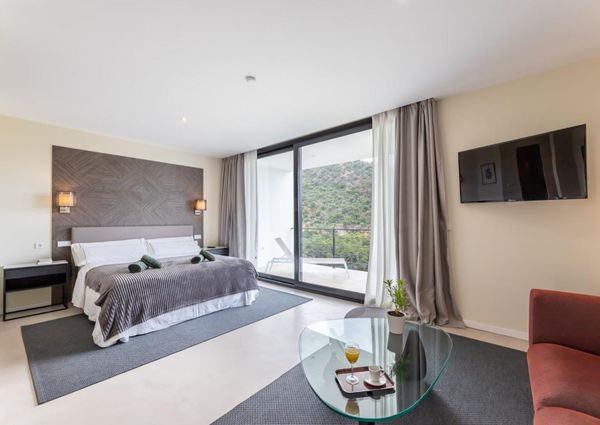 FANTASTIC LUXURIOUS VILLA IN MARBELLA