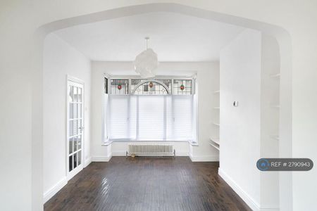 3 bedroom terraced house to rent - Photo 3