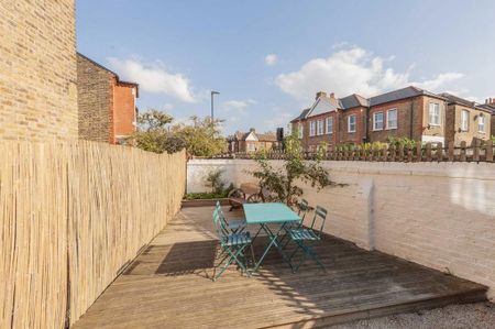 2 bedroom maisonette to rent - Photo 5