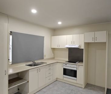 Property Management3 Butia Avenue, Henderson - Townhouse for Rent - Photo 4
