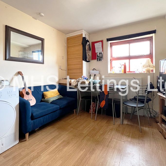 3 Bedroom Flat for rent in Belle Vue Road - Photo 1