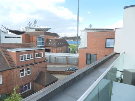 St. Michaels Lane Headingley, Leeds - Photo 5