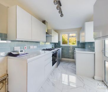 3 bedroom semi-detached house to rent - Photo 6