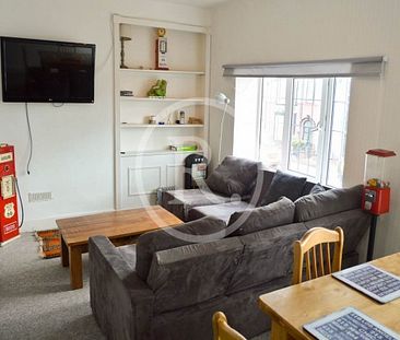 5 Bed - Alexandra Road, Aberystwyth, Ceredigion - Photo 4