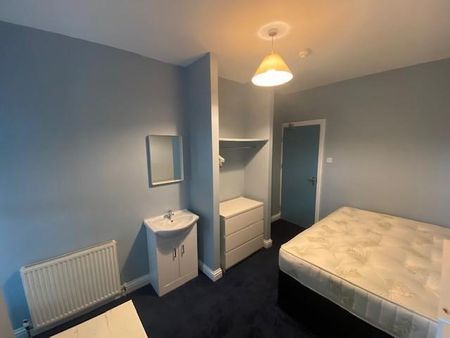 6 bedroom private hall to rent - Photo 5