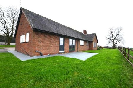 Flat, Eardley Hall Farm, Croft Lane, Stoke-on-trent, ST7 - Photo 3